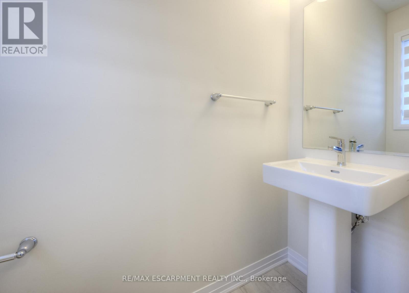 104 Settlers Road E, Oakville, Ontario L6H 7W5 - Photo 17 - W13440748