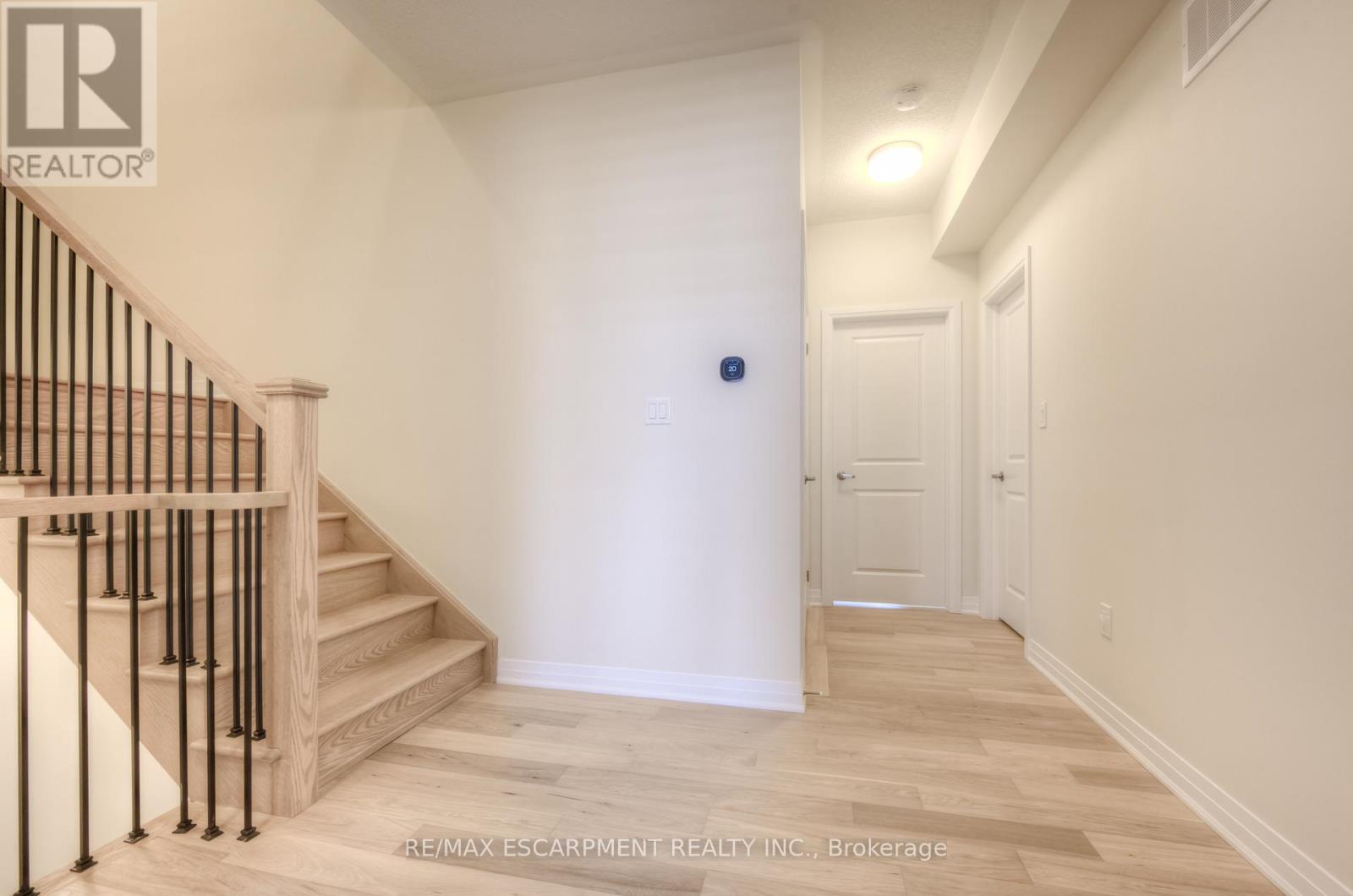104 Settlers Road E, Oakville, Ontario L6H 7W5 - Photo 20 - W13440748
