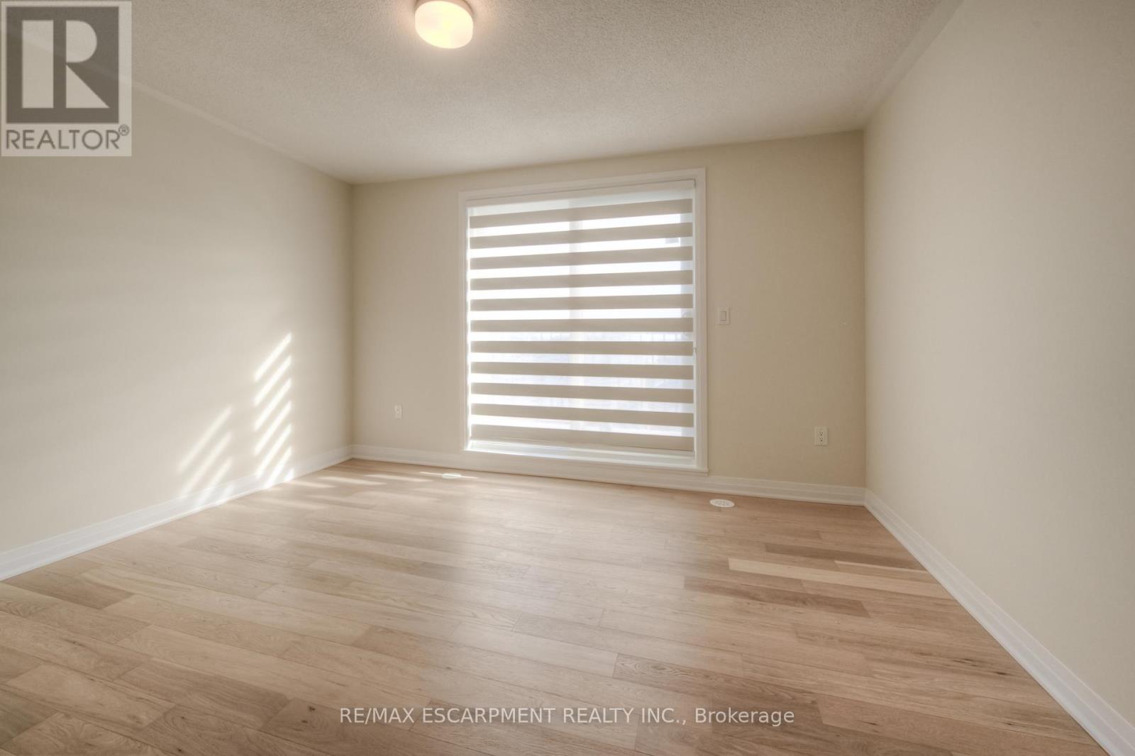 104 Settlers Road E, Oakville, Ontario L6H 7W5 - Photo 22 - W13440748