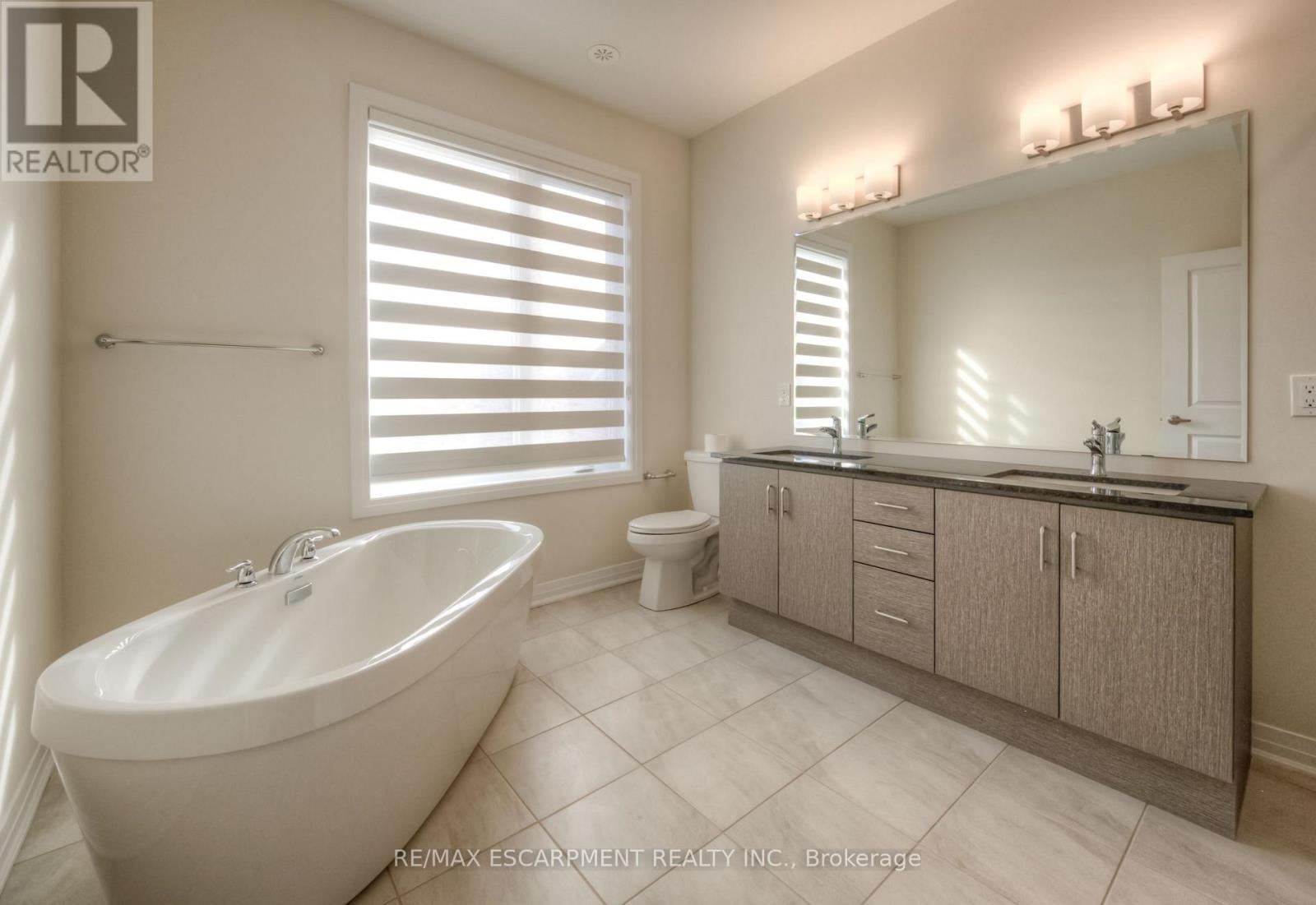 104 Settlers Road E, Oakville, Ontario L6H 7W5 - Photo 24 - W13440748