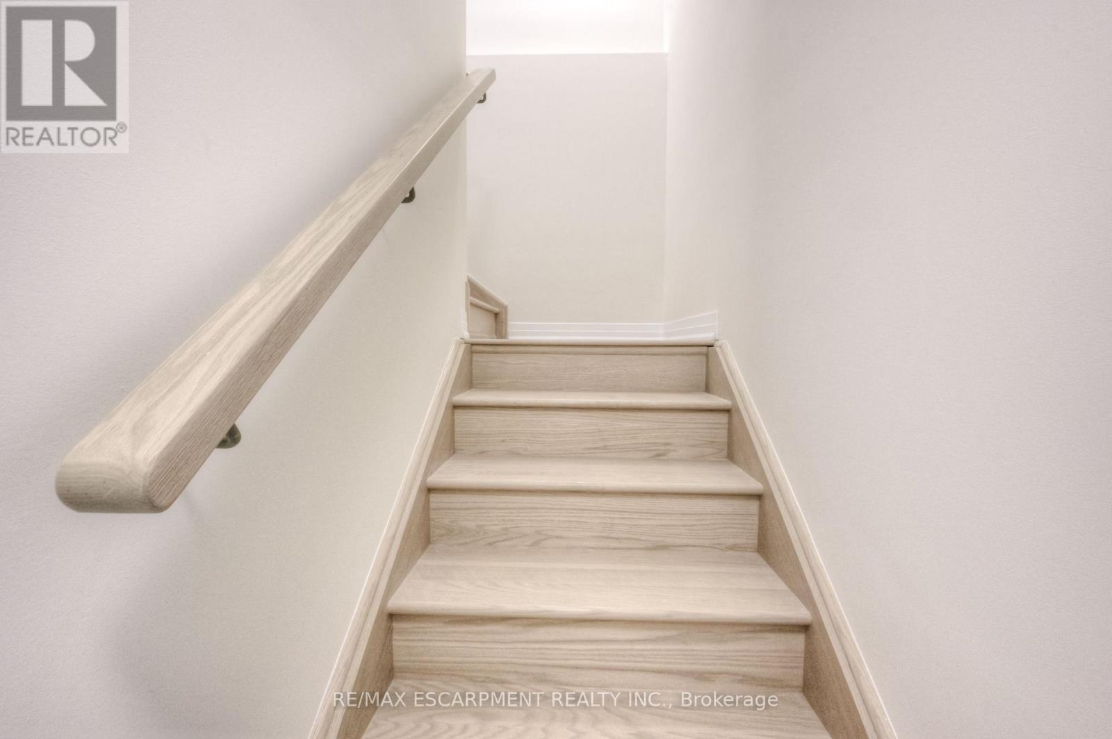 104 Settlers Road E, Oakville, Ontario L6H 7W5 - Photo 37 - W13440748