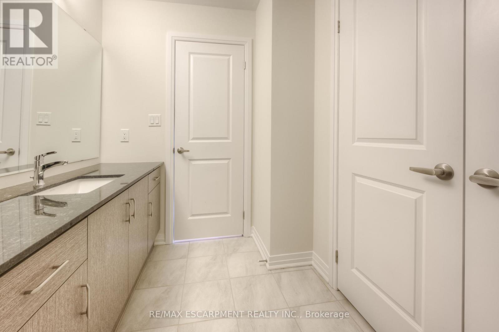 104 Settlers Road E, Oakville, Ontario L6H 7W5 - Photo 39 - W13440748
