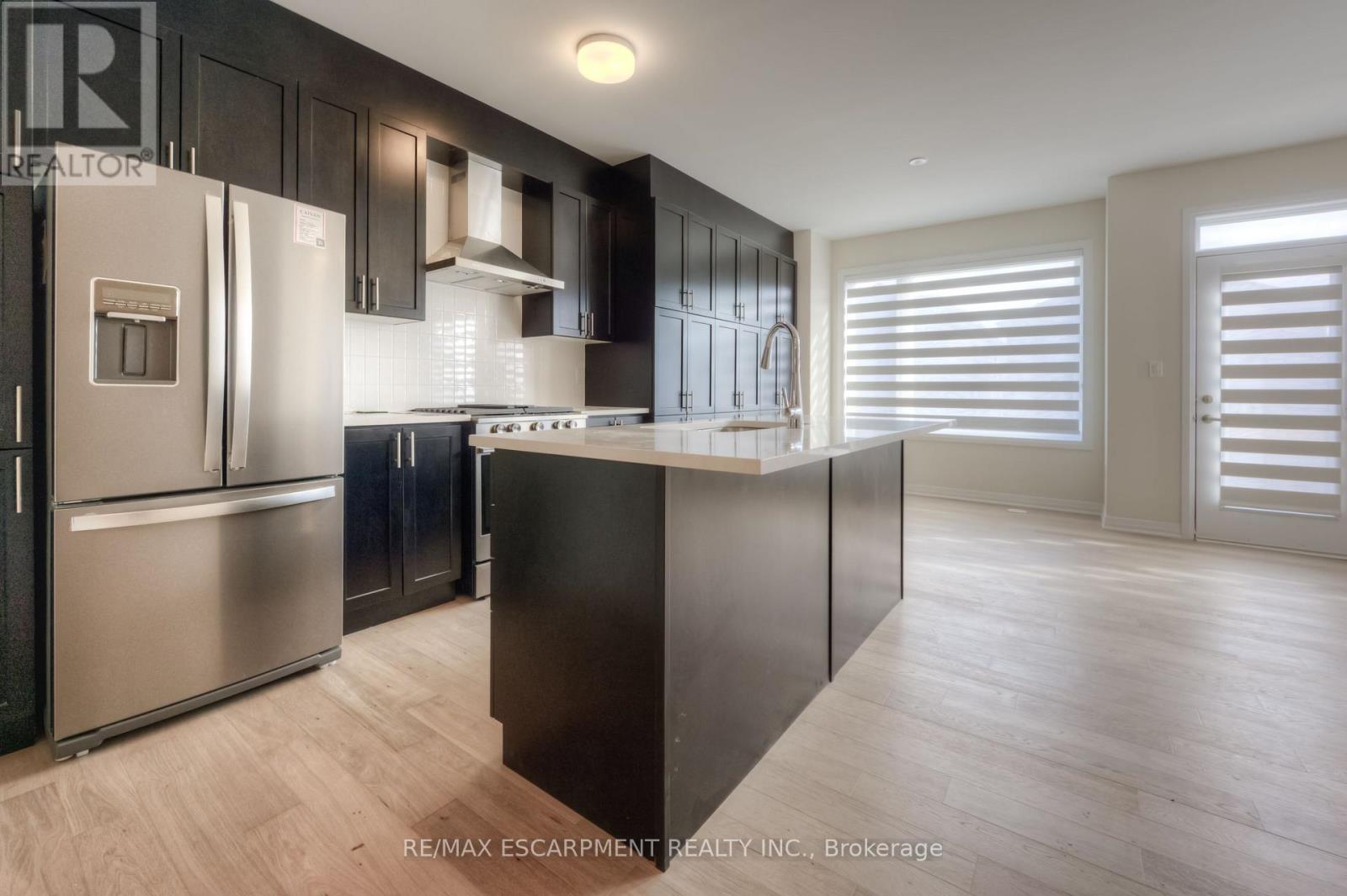 104 Settlers Road E, Oakville, Ontario L6H 7W5 - Photo 8 - W13440748