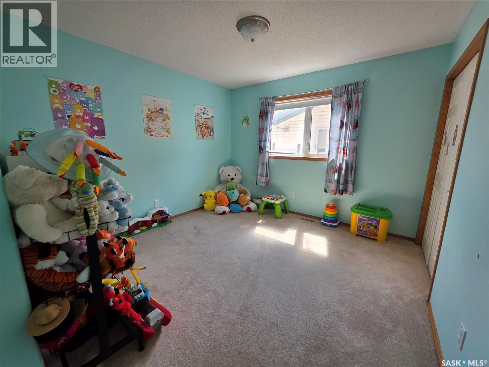705 Sun Valley Drive, Estevan, Saskatchewan  S4A 2R1 - Photo 12 - SK039324