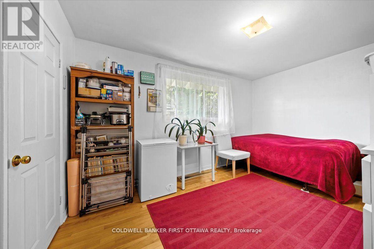 902 Watson Street, Ottawa, Ontario  K2B 6B9 - Photo 12 - X13440814