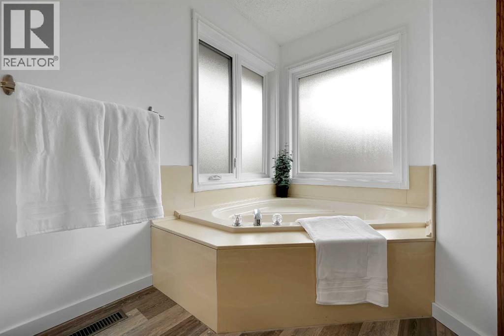 92 Douglas Woods Grove Se, Calgary, Alberta  T2Z 2H7 - Photo 27 - A2320693