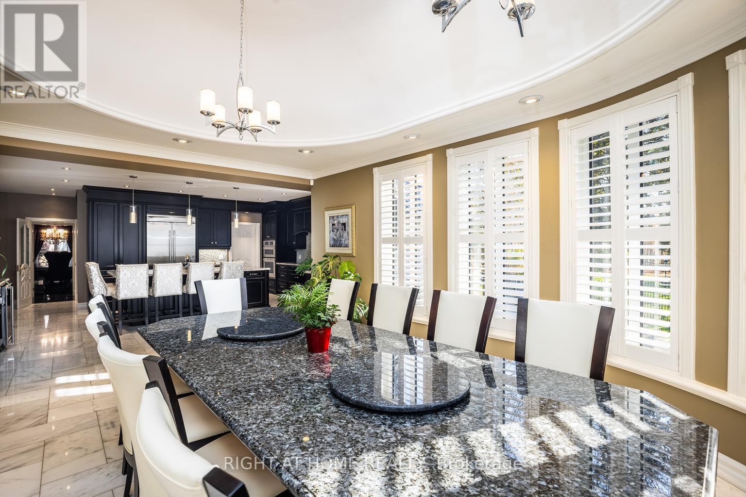 38 Sugarbush Court, Vaughan (East Woodbridge), Ontario  L4L 2Z2 - Photo 4 - N13440822