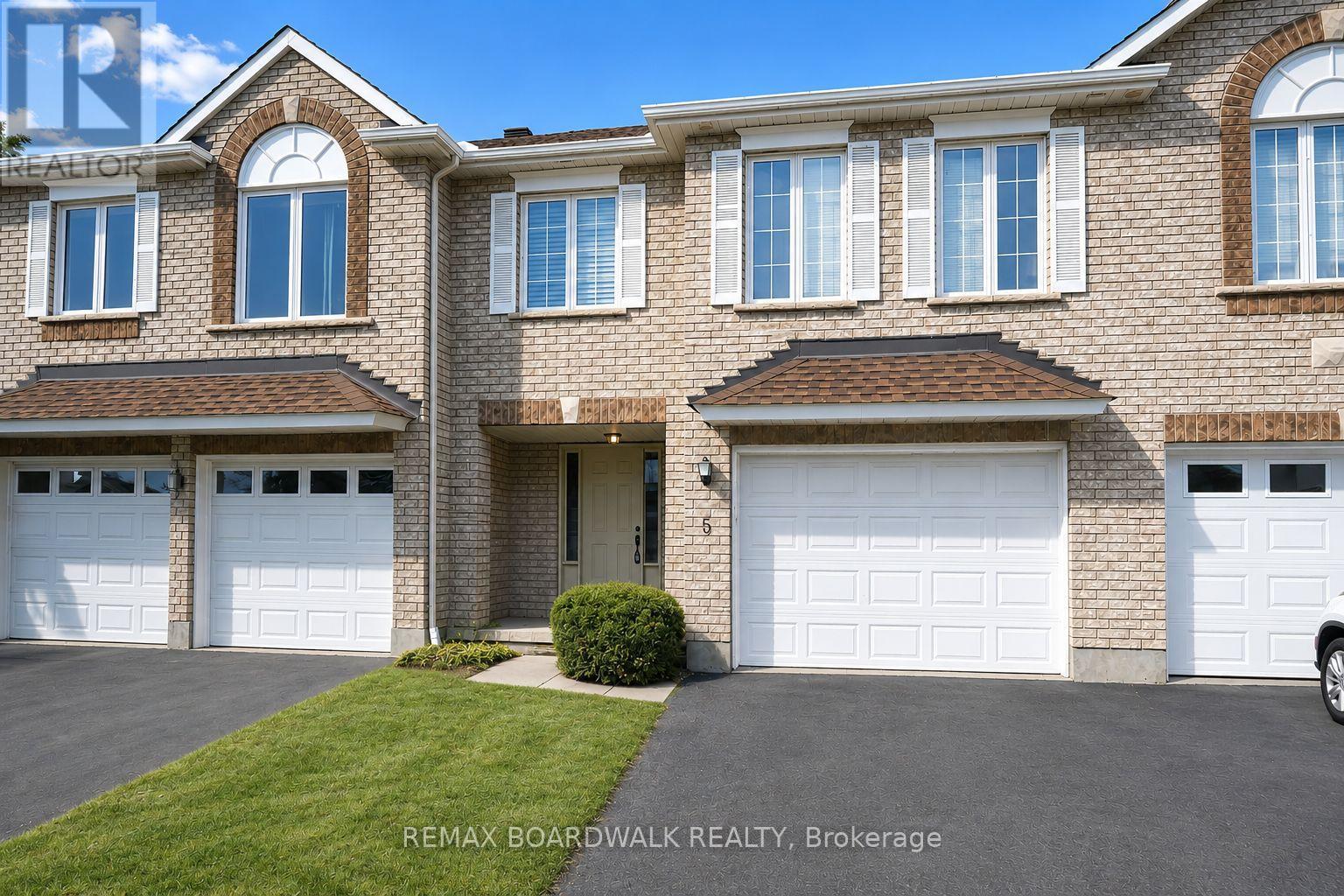 5 MAPLE PARK PRIVATE, Ottawa, Ontario