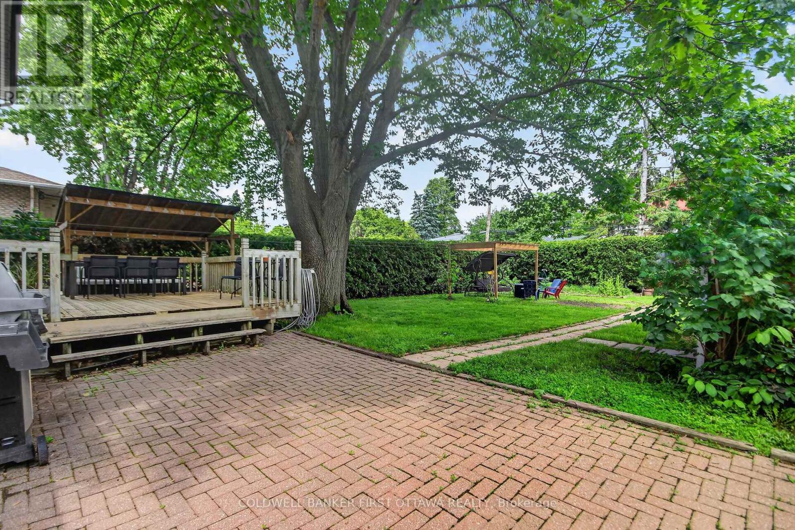 2061 BALHARRIE AVENUE, Ottawa, Ontario