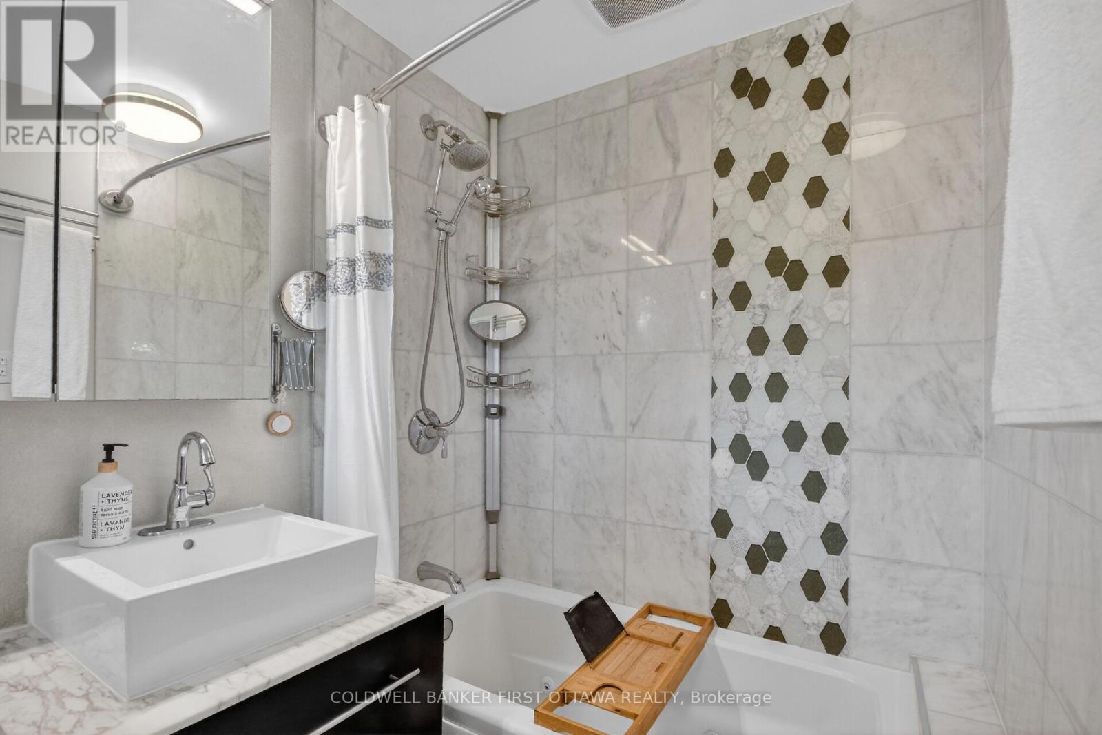 2061 Balharrie Avenue, Ottawa, Ontario  K1G 1G2 - Photo 19 - X13169164