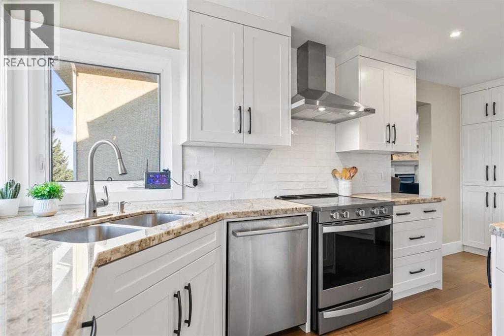 68 Christie Knoll Heights Sw, Calgary, Alberta  T3H 2V2 - Photo 13 - A2318397