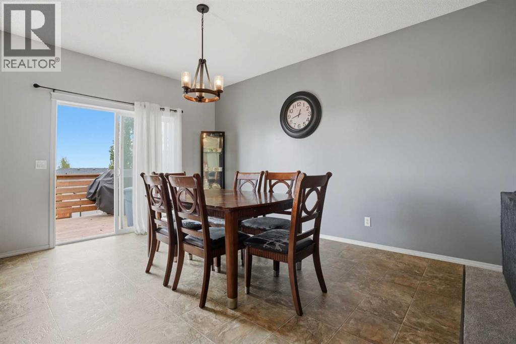 413 Sunrise Hill, Diamond Valley, Alberta  T0L 2A0 - Photo 9 - A2316263