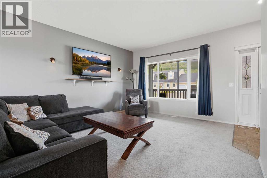 413 Sunrise Hill, Diamond Valley, Alberta  T0L 2A0 - Photo 5 - A2316263