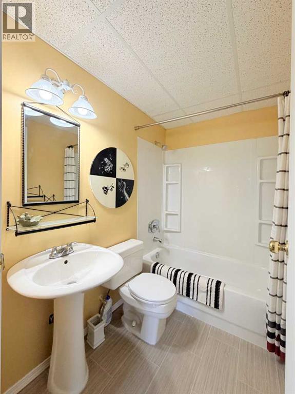 132 Somercrest Close Sw, Calgary, Alberta  T2Y 3H8 - Photo 21 - A2310237