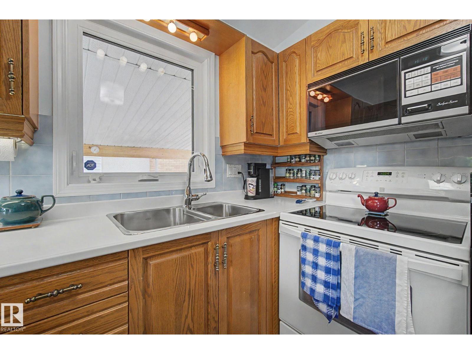 8706 162 St NW, Edmonton, Alberta  T5R 2M1 - Photo 17 - E4493576