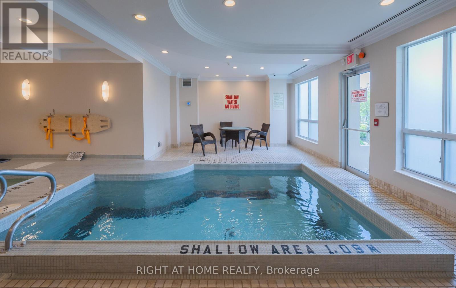 111 - 1 Maison Parc Court, Vaughan, Ontario  L4J 9K1 - Photo 4 - N13440878
