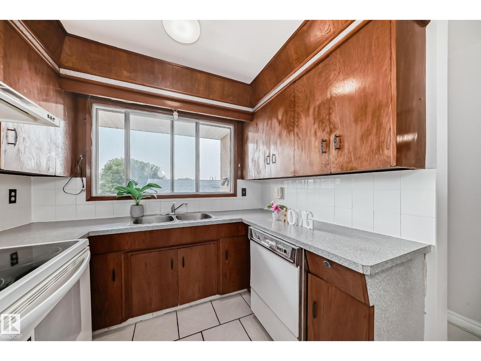 8311 150 Av Nw, Edmonton, Alberta  T5E 1B9 - Photo 15 - E4493580