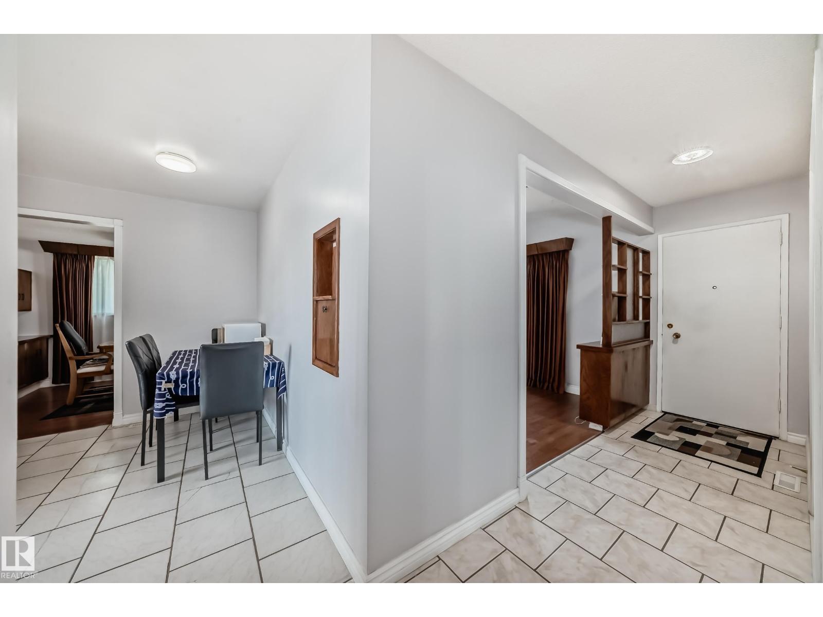8311 150 Av Nw, Edmonton, Alberta  T5E 1B9 - Photo 7 - E4493580