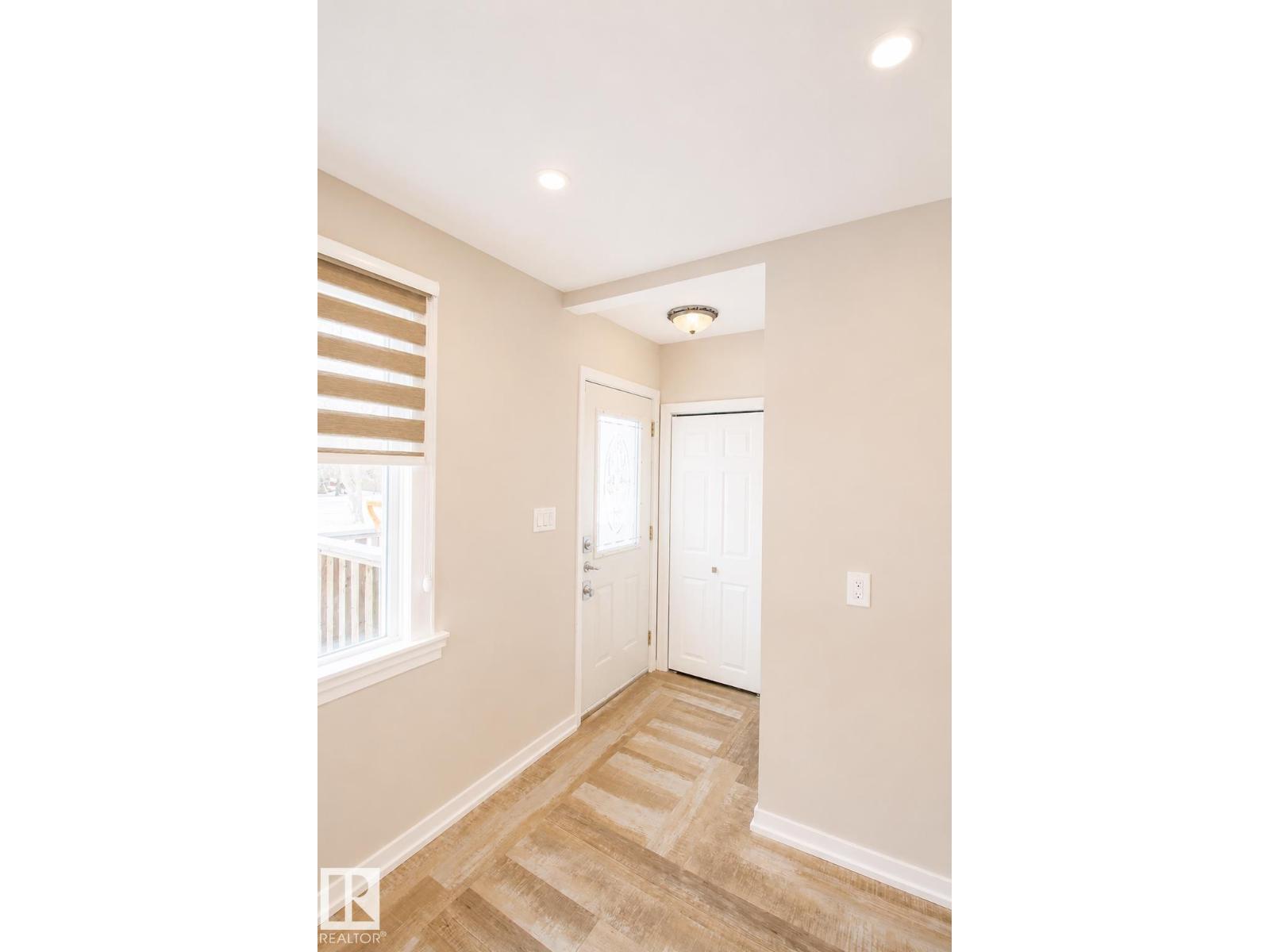 10815 112 St Nw, Edmonton, Alberta  T5H 3H4 - Photo 2 - E4493582