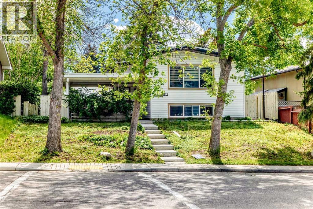 5912 Dalton Drive Nw, Calgary, Alberta  T3A 1C6 - Photo 2 - A2318846