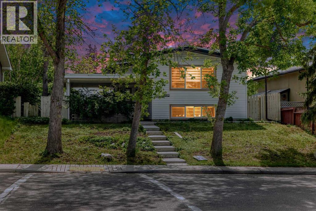 5912 Dalton Drive Nw, Calgary, Alberta  T3A 1C6 - Photo 3 - A2318846