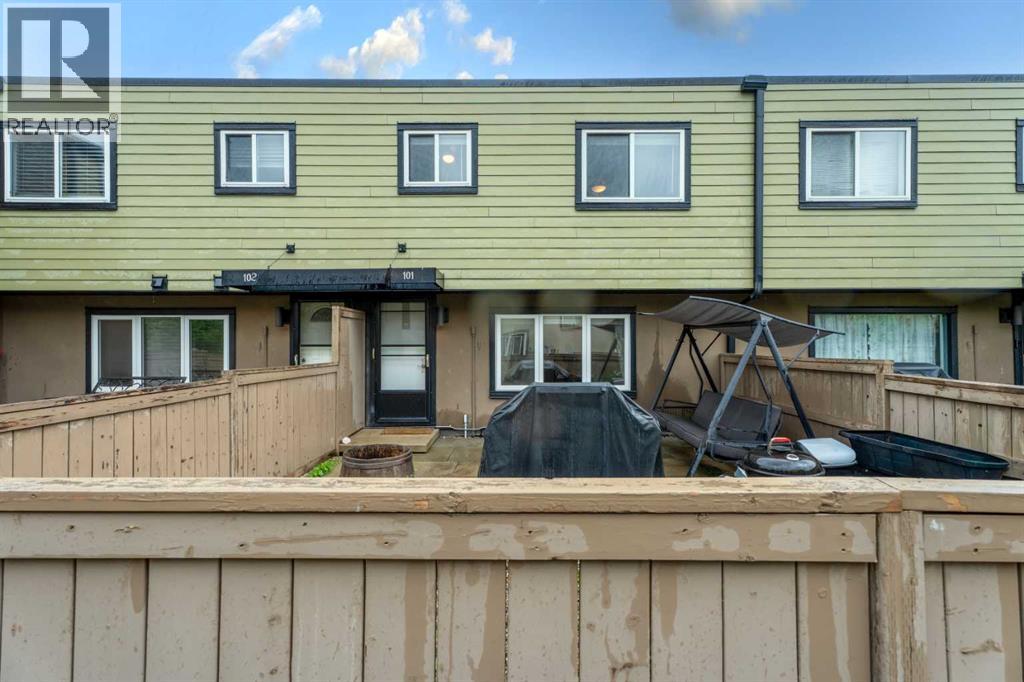 101, 3809 45 Street SW, Calgary, Alberta T3E 3H4 - Photo 1 - A2318472