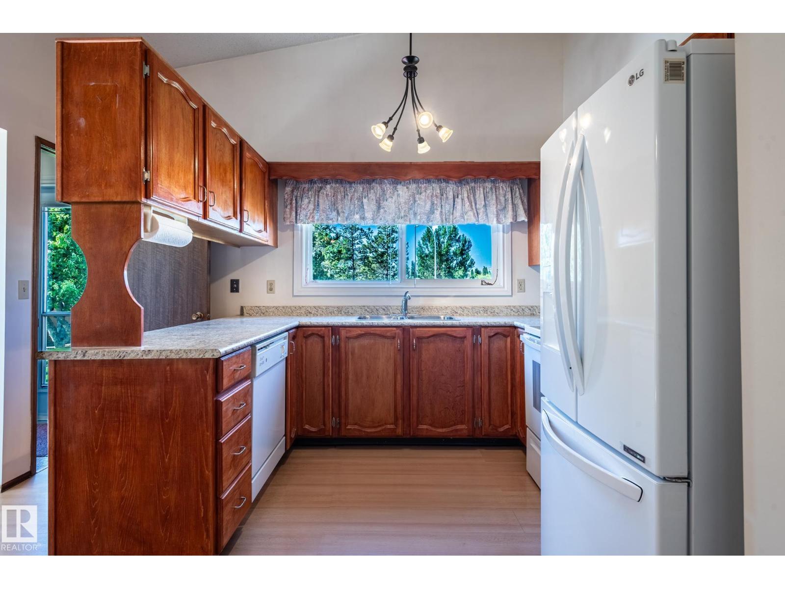14504 30 St Nw, Edmonton, Alberta  T5Y 2C3 - Photo 3 - E4493588