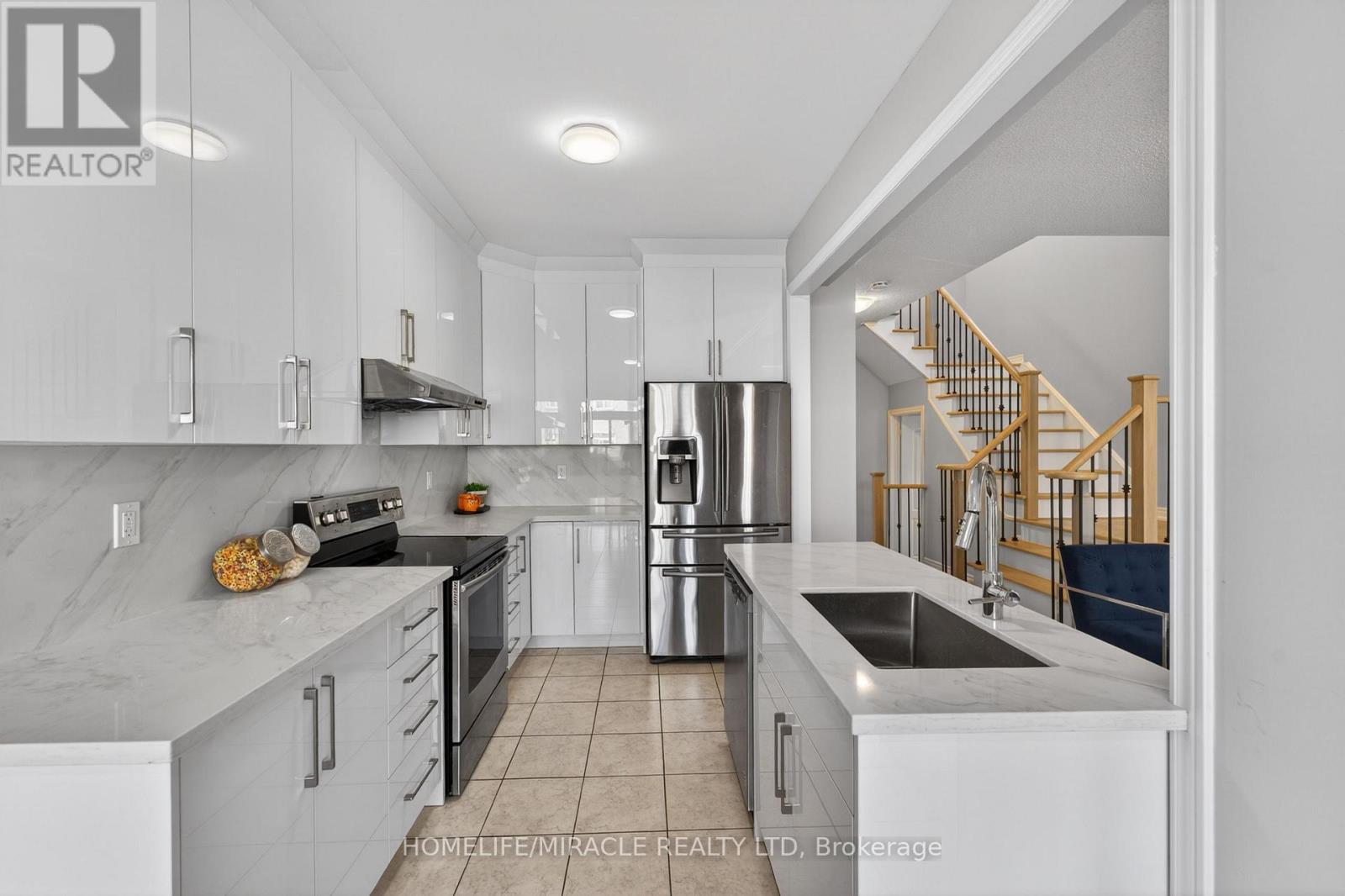 39 Matthew Harrison Street, Brampton, Ontario  L6P 3H3 - Photo 11 - W13439406