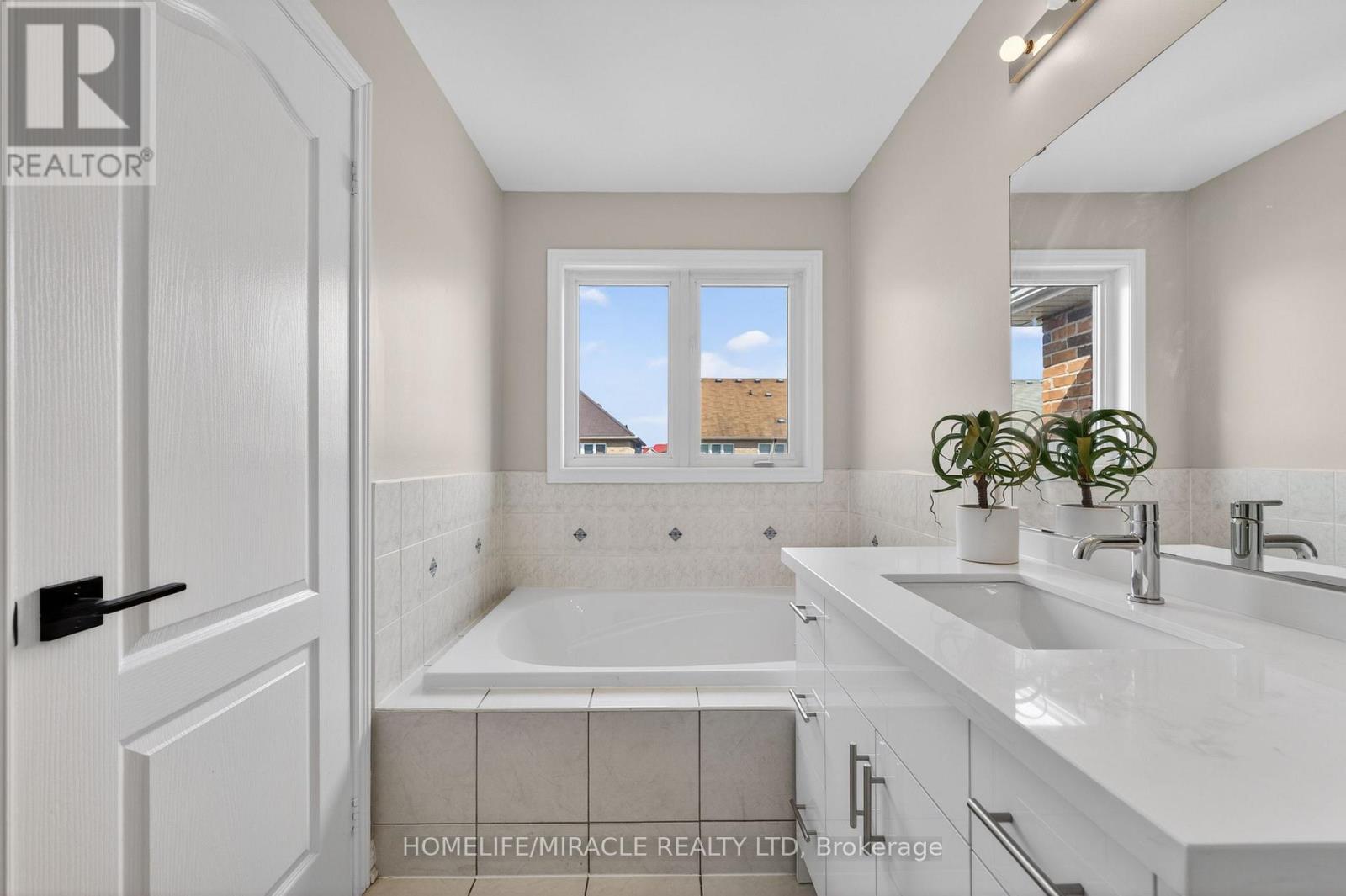 39 Matthew Harrison Street, Brampton, Ontario  L6P 3H3 - Photo 20 - W13439406