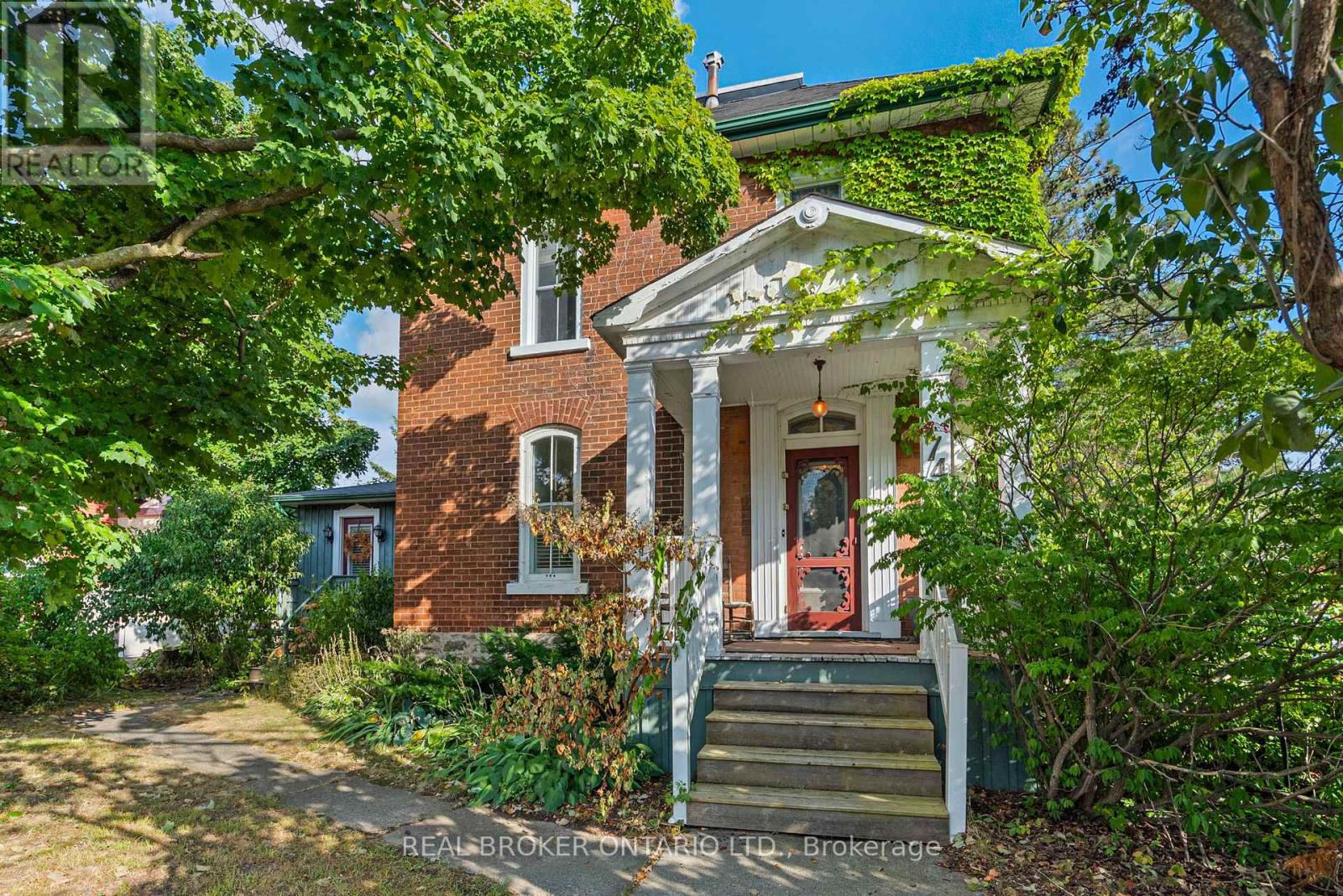 74 LAKE AVENUE W, Carleton Place, Ontario
