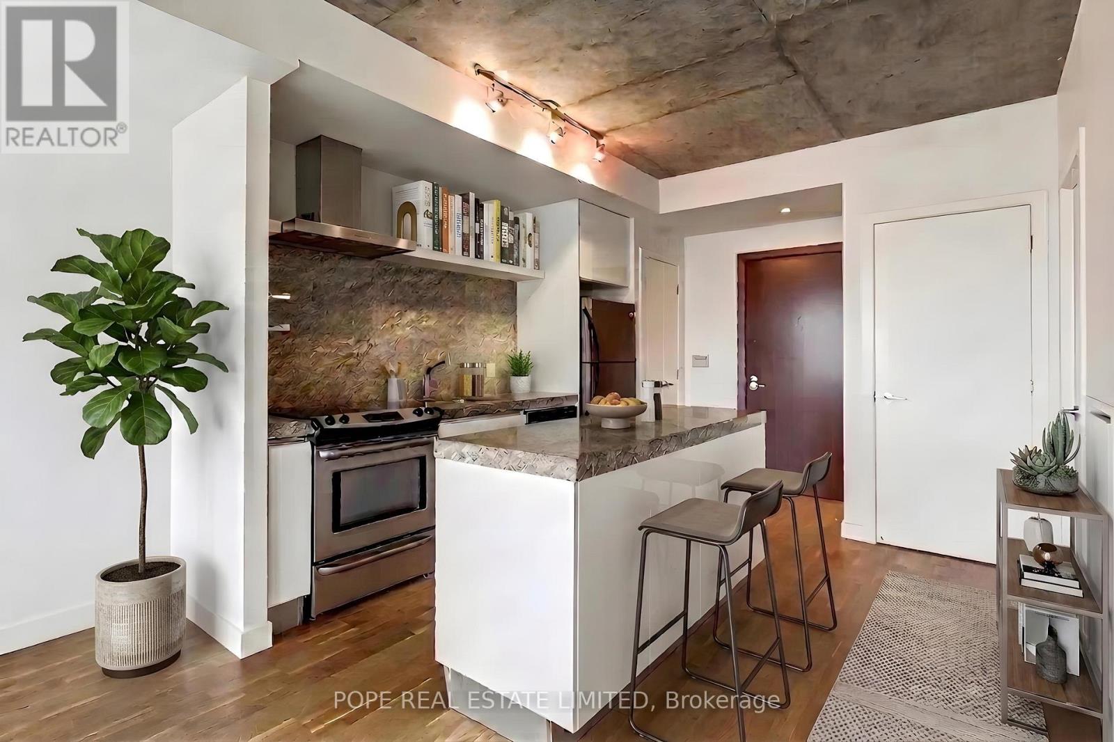 802 - 75 Portland Street, Toronto, Ontario  M5V 2M9 - Photo 2 - C13440950