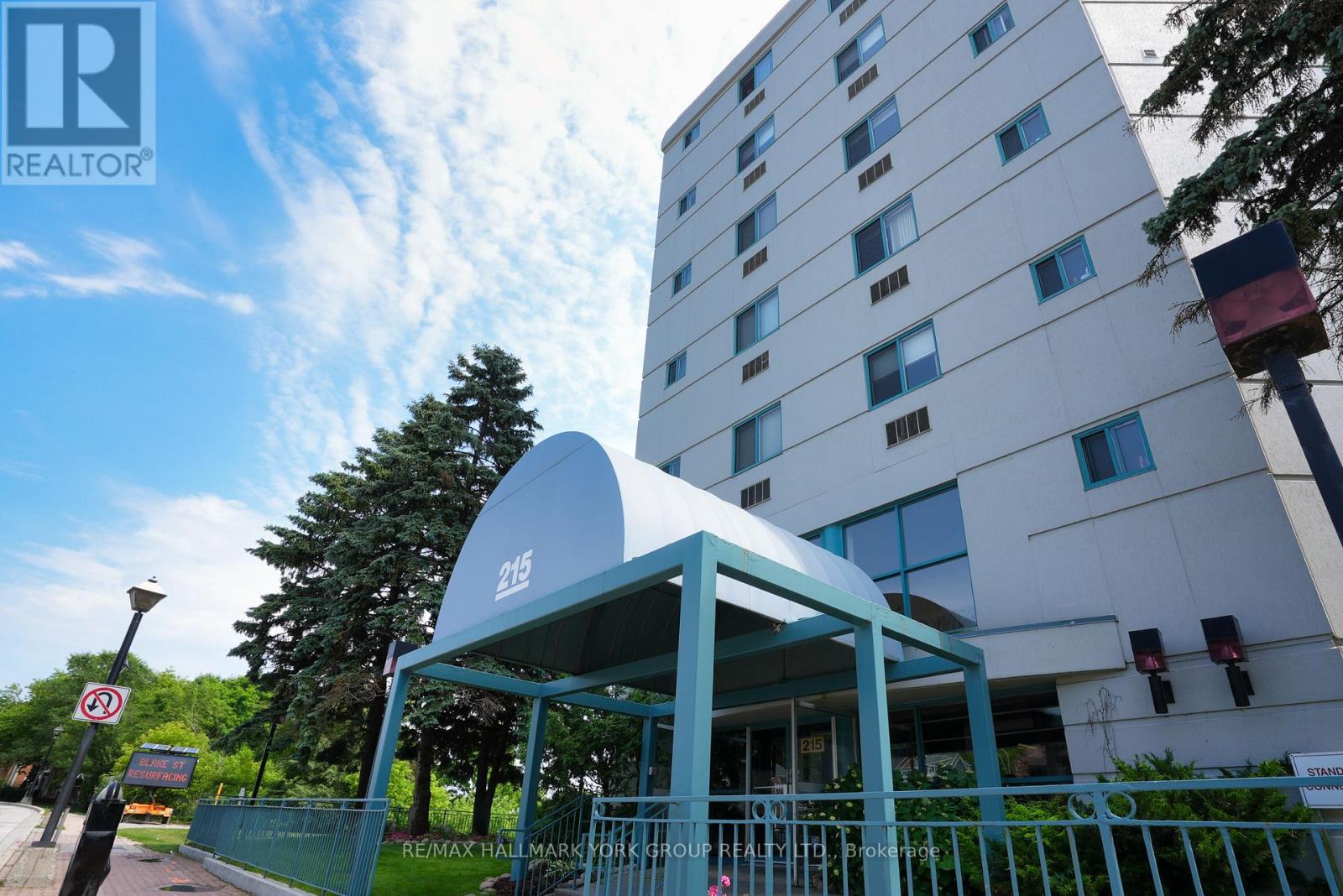703 - 217 Dunlop Street E, Barrie, Ontario  L4M 1B2 - Photo 2 - S13440976