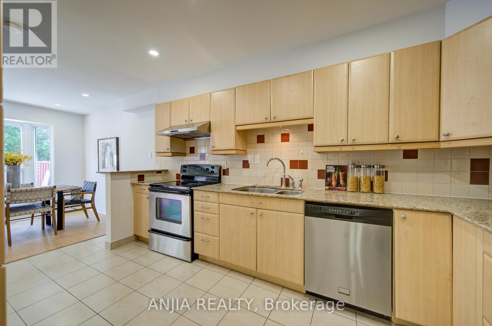 93 Pondtail Drive, Toronto, Ontario  M1V 1Z2 - Photo 10 - E13434332