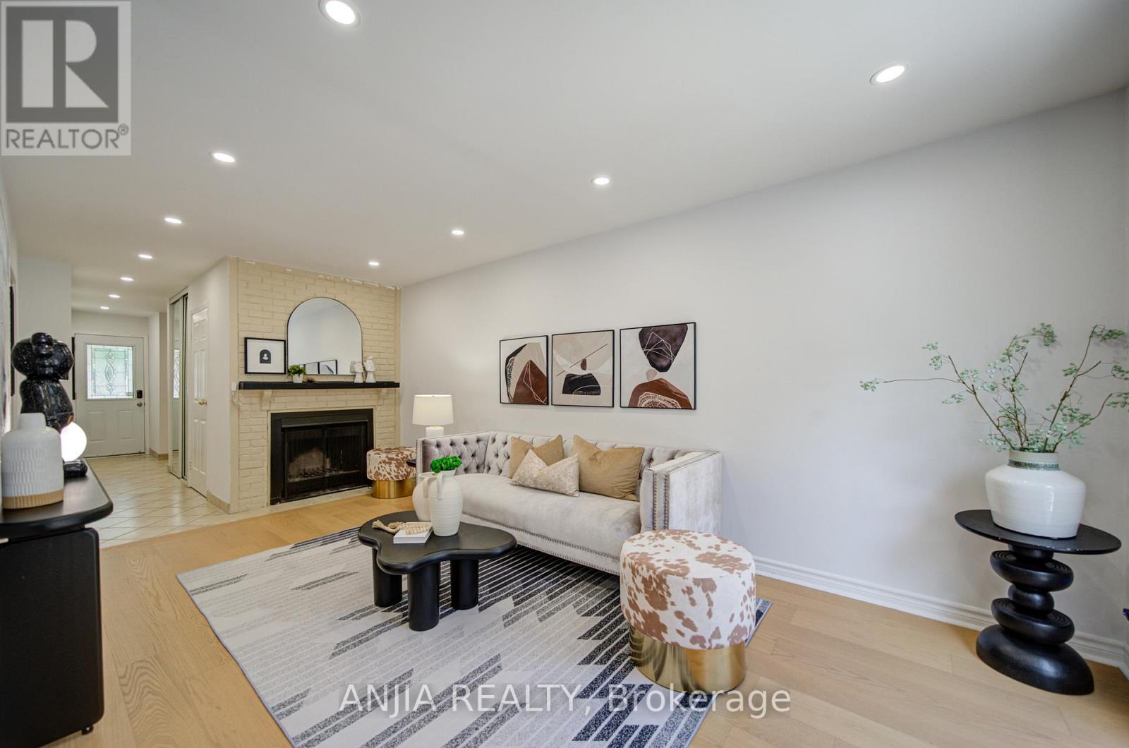 93 Pondtail Drive, Toronto, Ontario  M1V 1Z2 - Photo 8 - E13434332