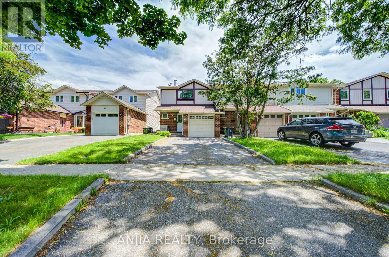 93 Pondtail Drive, Toronto, Ontario  M1V 1Z2 - Photo 2 - E13434332