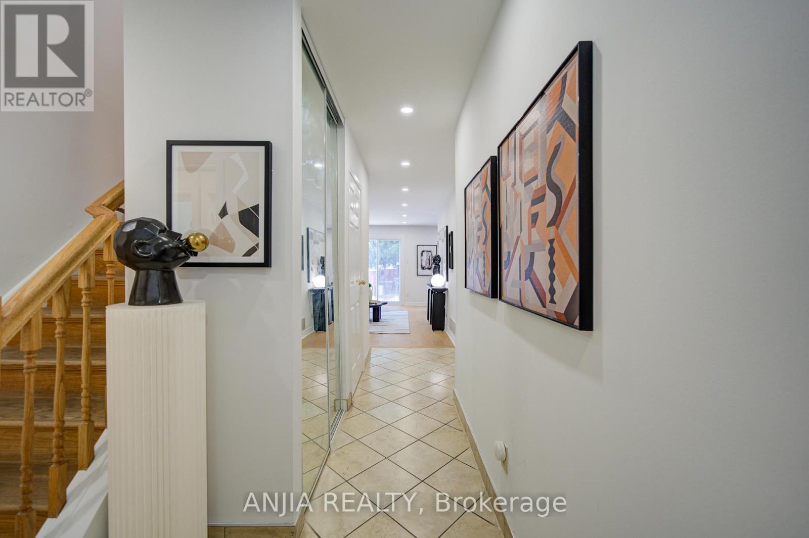 93 Pondtail Drive, Toronto, Ontario  M1V 1Z2 - Photo 3 - E13434332