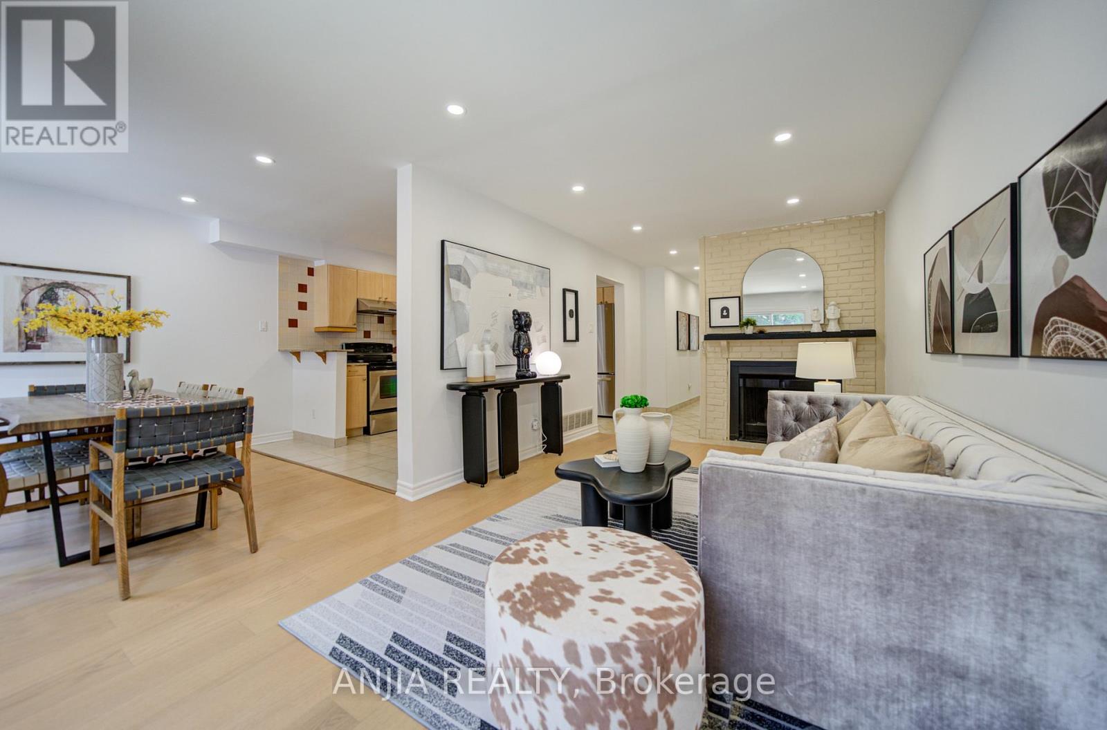 93 Pondtail Drive, Toronto, Ontario  M1V 1Z2 - Photo 9 - E13434332