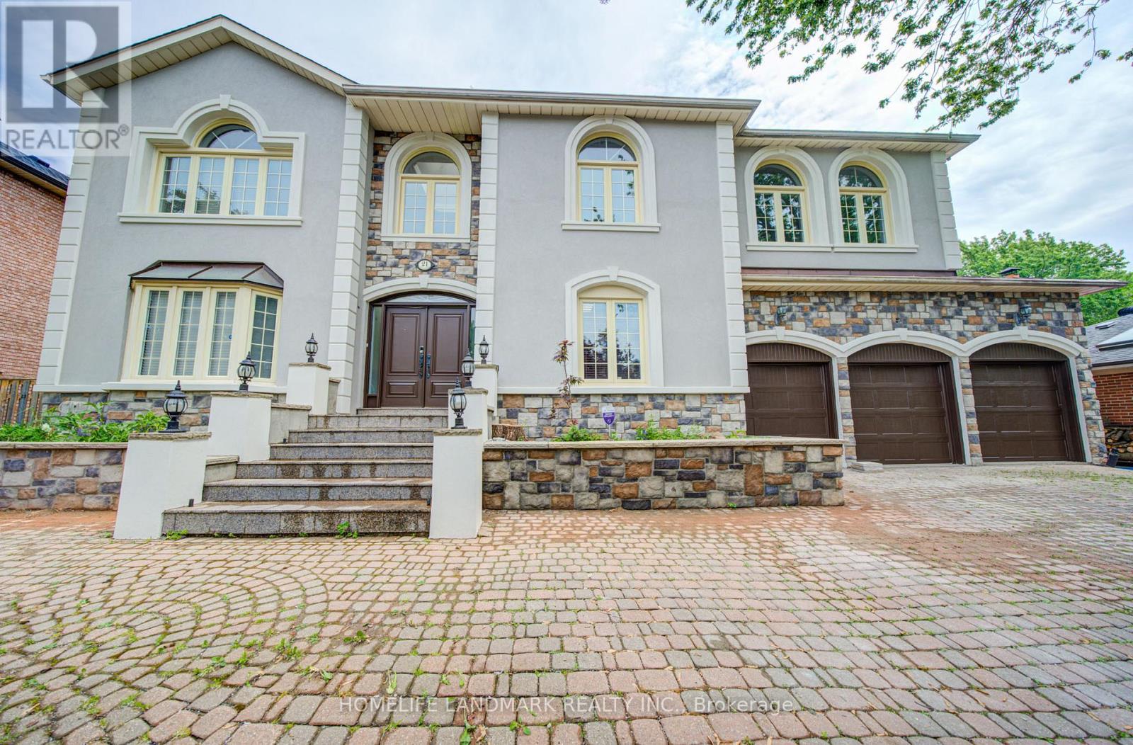 21 KIRKDALE CRESCENT, Toronto, Ontario