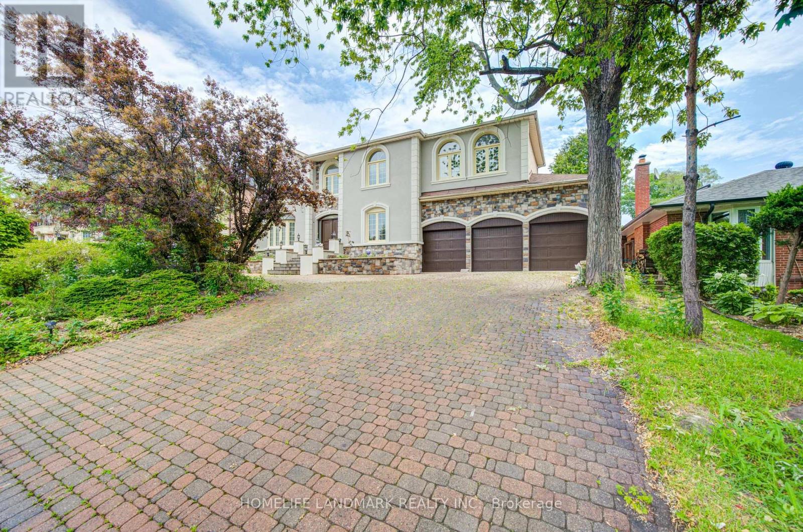 21 Kirkdale Crescent, Toronto, Ontario M3B 2J7 - Photo 5 - C12985148