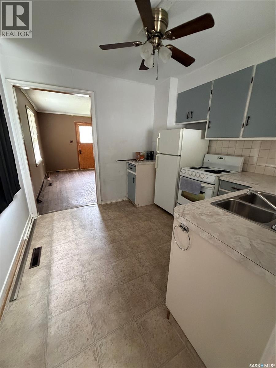 1225 Atkinson Street, Regina, Saskatchewan  S4N 3V7 - Photo 4 - SK039191