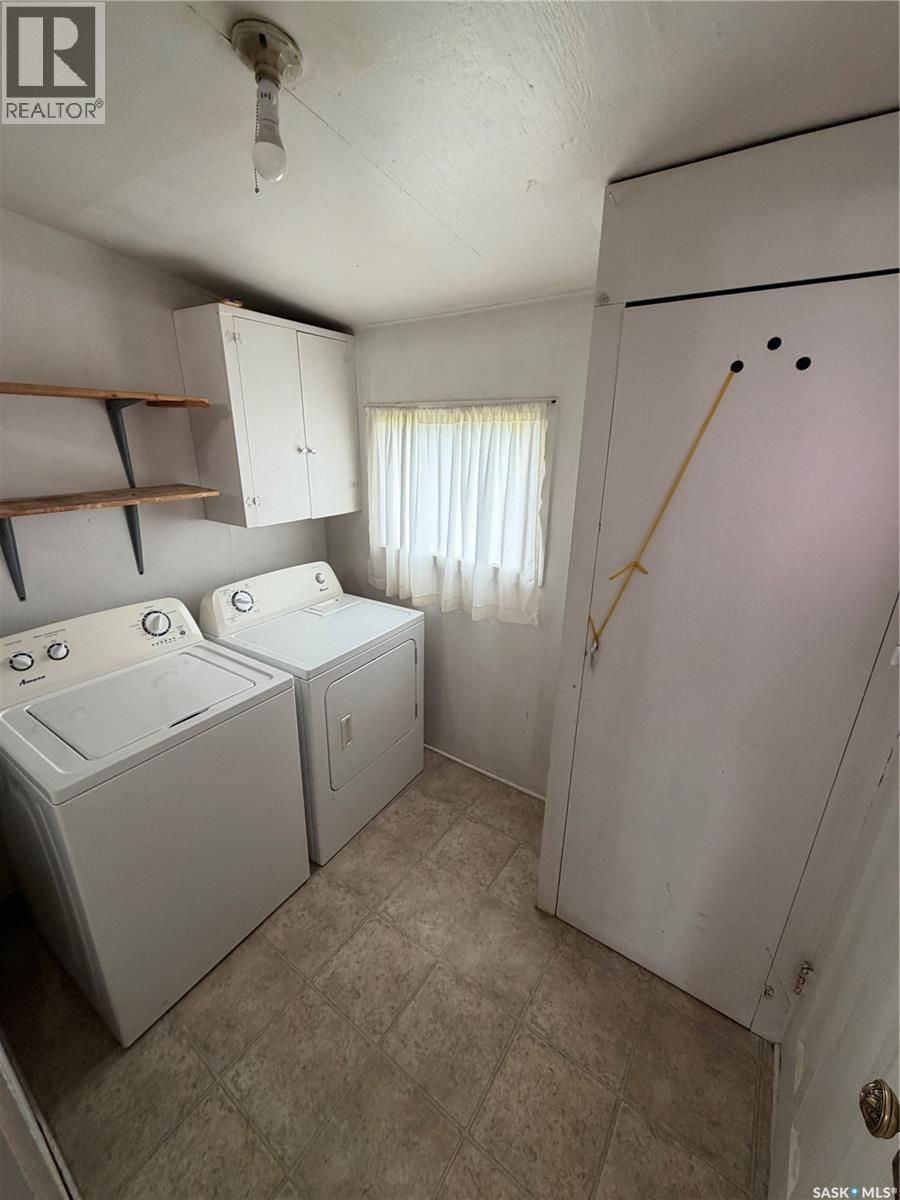 1225 Atkinson Street, Regina, Saskatchewan  S4N 3V7 - Photo 11 - SK039191