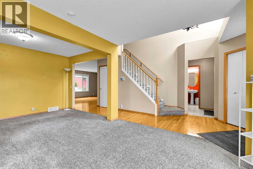 332 Harvest Hills Drive Ne, Calgary, Alberta  T3K 4H7 - Photo 8 - A2288215