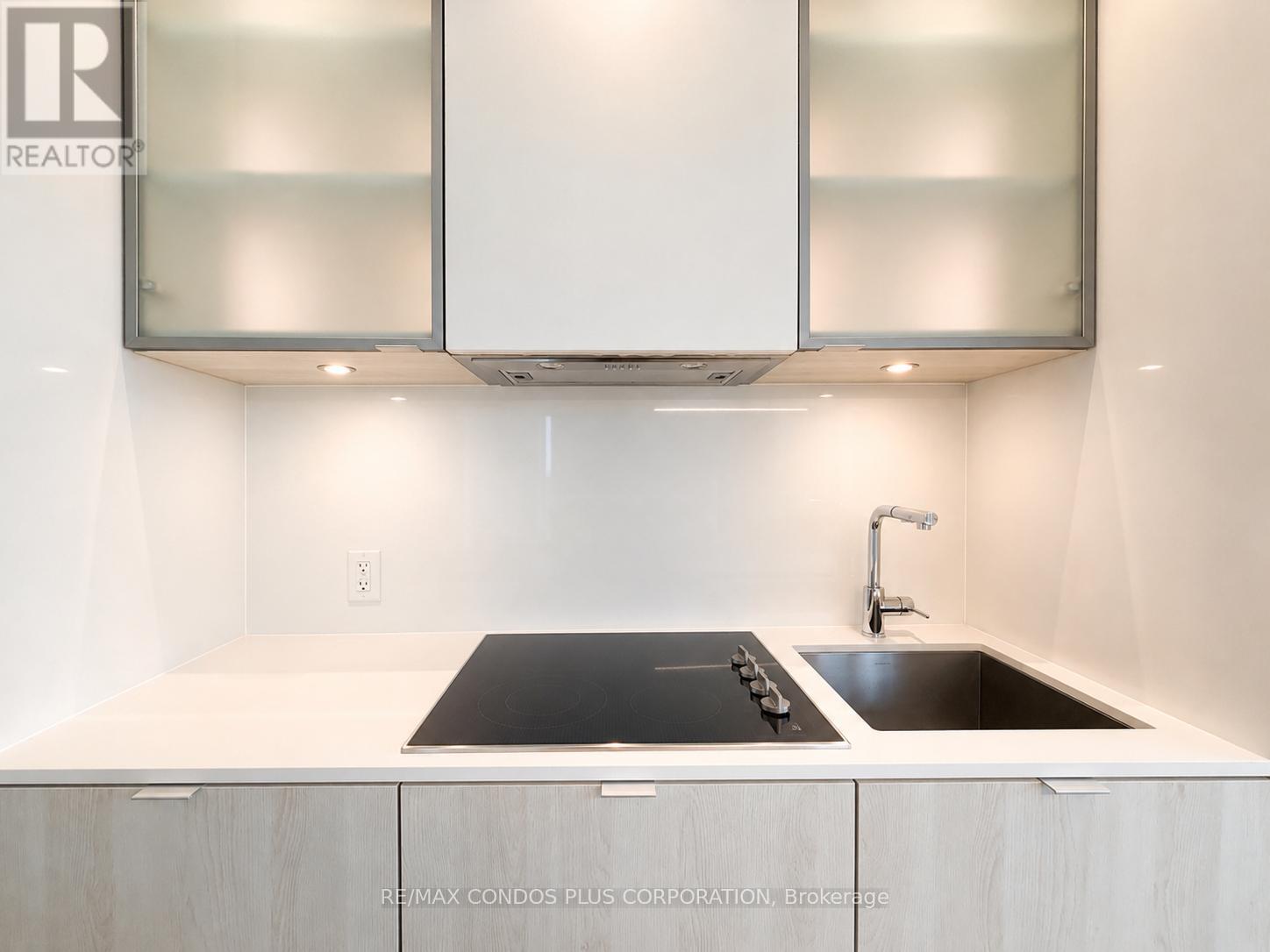 3907 - 11 Yorkville Avenue, Toronto, Ontario  M4W 0B7 - Photo 7 - C13440978