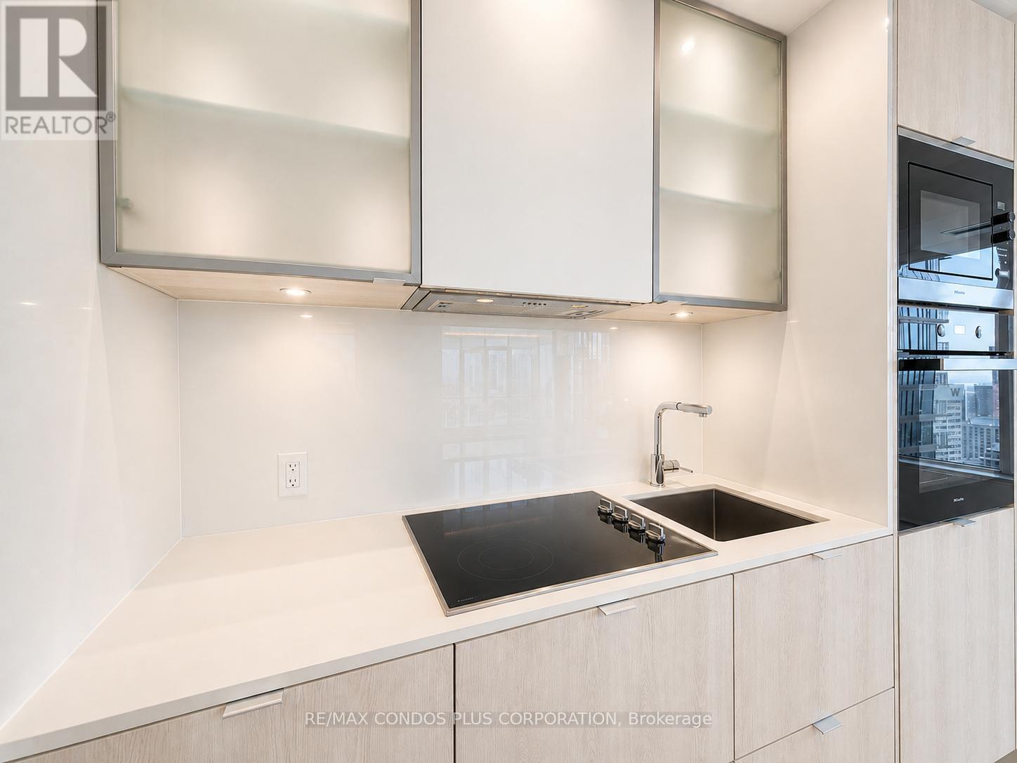 3907 - 11 Yorkville Avenue, Toronto, Ontario  M4W 0B7 - Photo 8 - C13440978