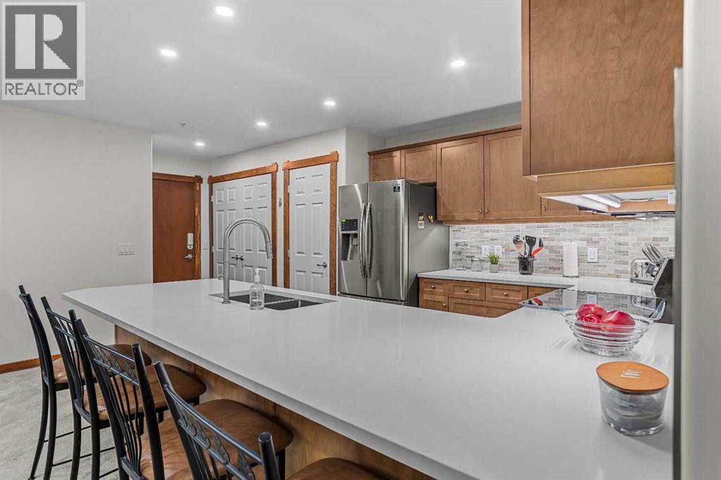 205, 170 Crossbow Place, Canmore, Alberta  T1W 3H4 - Photo 5 - A2318058