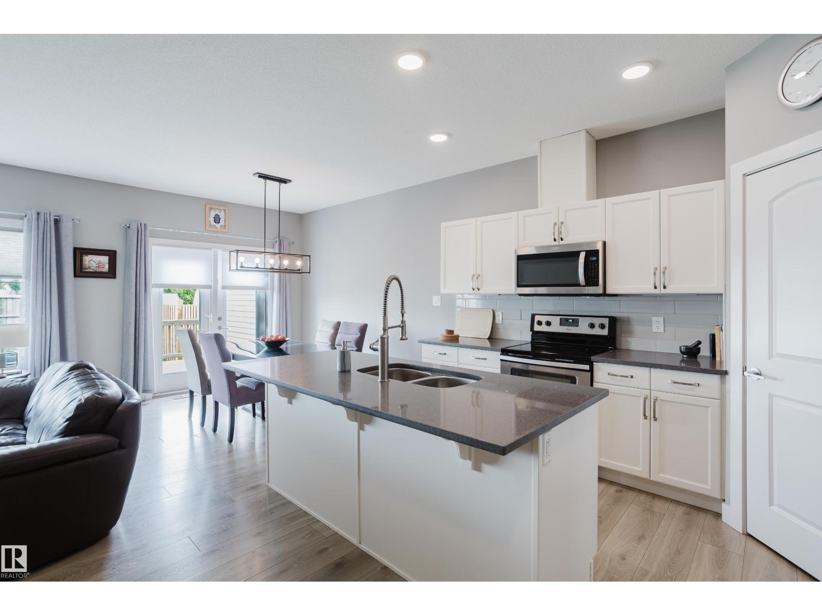 22106 89 Av Nw, Edmonton, Alberta  T5T 7G9 - Photo 5 - E4493596