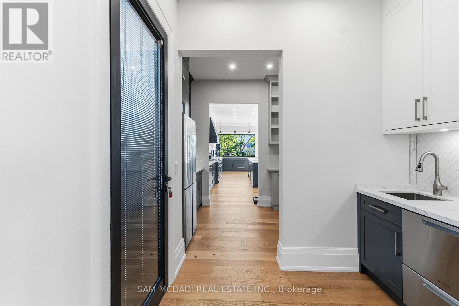 584 Fourth Line, Oakville, Ontario  L6L 5A7 - Photo 8 - W13162726