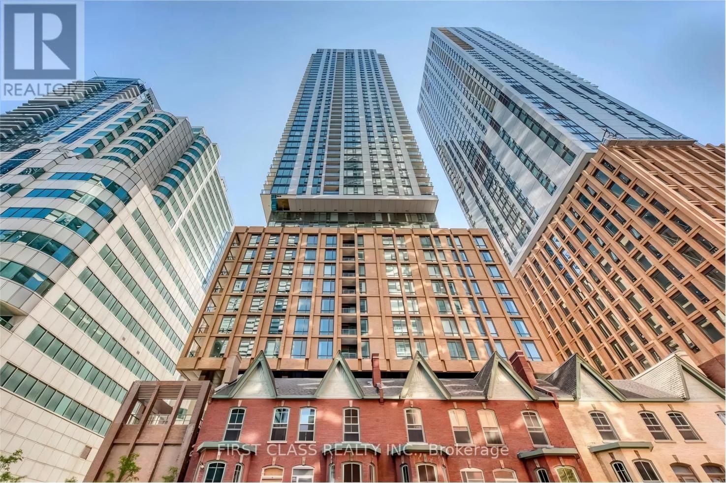 8 WIDMER STREET, Toronto, Ontario