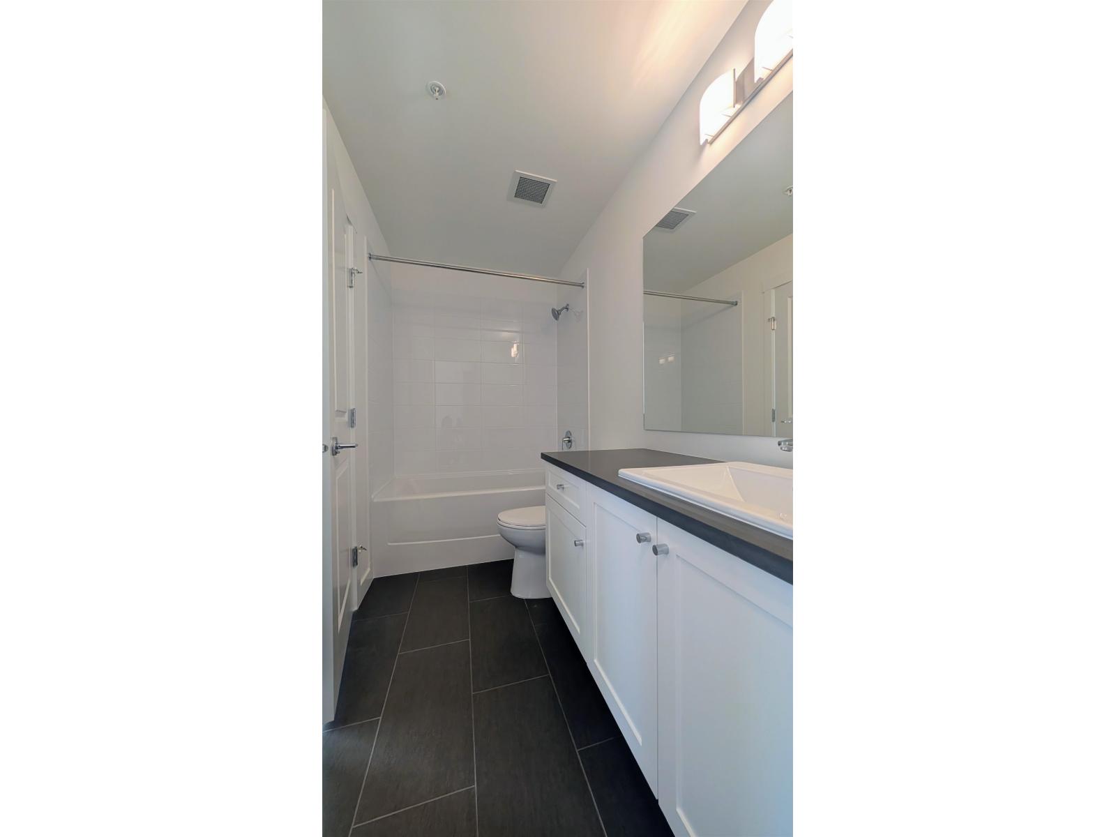 417 15735 85th Avenue, Surrey, British Columbia  V4N 6Z2 - Photo 10 - R3135649