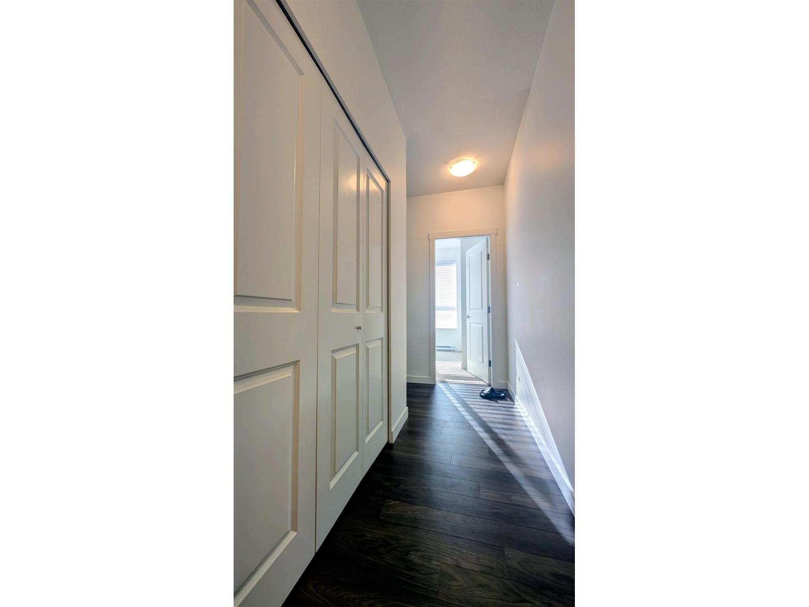 417 15735 85th Avenue, Surrey, British Columbia  V4N 6Z2 - Photo 8 - R3135649